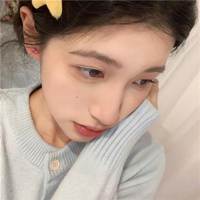 滑板少年